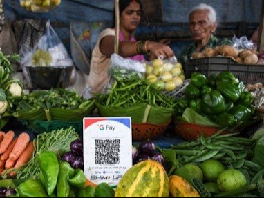 4 साल में UPI से ₹1.63 करोड़ का लेनदेन:  सब्जी वाले को 29 लाख का GST नोटिस मिला, बोला- हर साल इनकम टैक्स रिटर्न भरता हूं