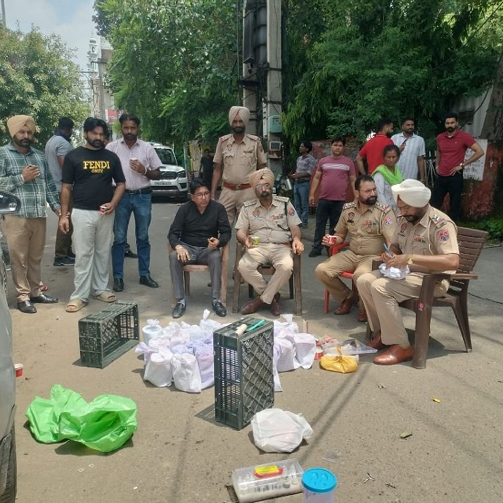 अमृतसर में 80 करोड़ की हेरोइन जब्त:  युवक गिरफ्तार, ड्रोन से पाकिस्तान से आई थी खेप, अंतरराष्ट्रीय नेटवर्क की जांच में जुटी NTF – Amritsar News