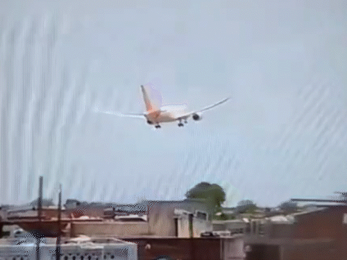 अहमदाबाद प्लेन क्रैश: एक्सपर्ट बोले-पायलटों को जल्दबाजी में दोषी बताया:  रिपोर्ट में जरूरी हस्ताक्षर नहीं; जांच समिति में अनुभवी पायलट हों