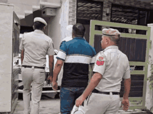 गुरुग्राम में टेनिस खिलाड़ी राधिका की हत्या:  पिता ने ​​​​​​​पीठ में 3 गोलियां मारीं; बोला- लोग उसकी एकेडमी की कमाई खाने का ताना मारते थे – gurugram News