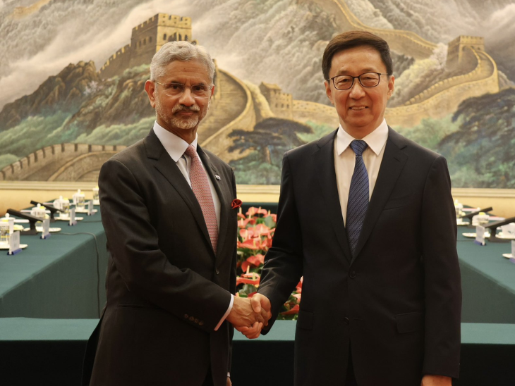 चीनी उपराष्ट्रपति से मिले विदेश मंत्री जयशंकर:  बोले- दोनों देशों में संबंध सुधर रहे; कल SCO के विदेश मंत्रियों की बैठक में शामिल होंगे