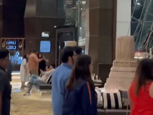 देवेंद्र फडणवीस से मिले आदित्य ठाकरे:  3 दिन पहले CM ने उद्धव से मुलाकात की थी; सरकार में आने का ऑफर दे चुके