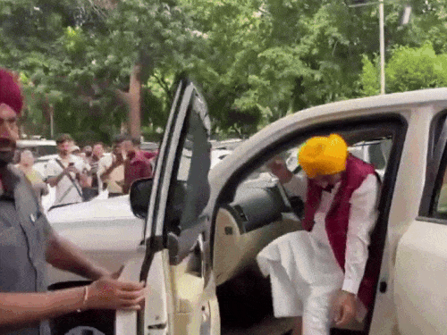 पंजाब CM की PM पर टिप्पणी से बयानबाजी तेज:  जाखड़ बोले-पार्लियामेंट में मान से शराब की बदबू की शिकायत हुई, अब अहंकार की बदबू आ रही – Punjab News