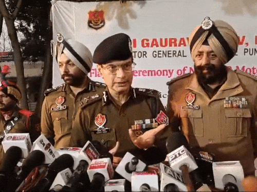 पाकिस्तान के जिए जासूसी के आरोप में सैनिक अरेस्ट:  पंजाब स्पेशल ऑपरेशन सेल ने जम्मू-कश्मीर से पकड़ा, आर्मी की जानकारी शेयर करता था – Punjab News