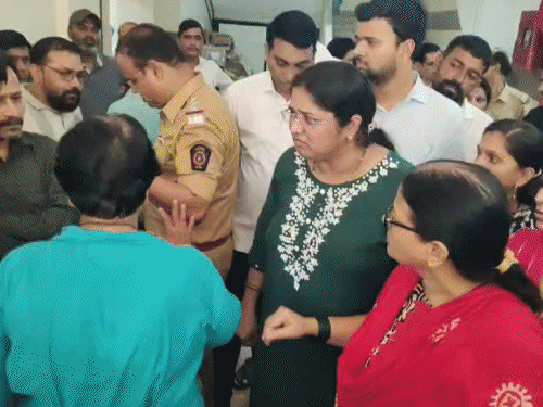 पीरियड्स की जांच के लिए कपड़े उतरवाए:  महाराष्‍ट्र के स्‍कूल में 5वीं से 10वीं तक की बच्चियों के साथ हरकत, प्रिंसिपल हिरासत में