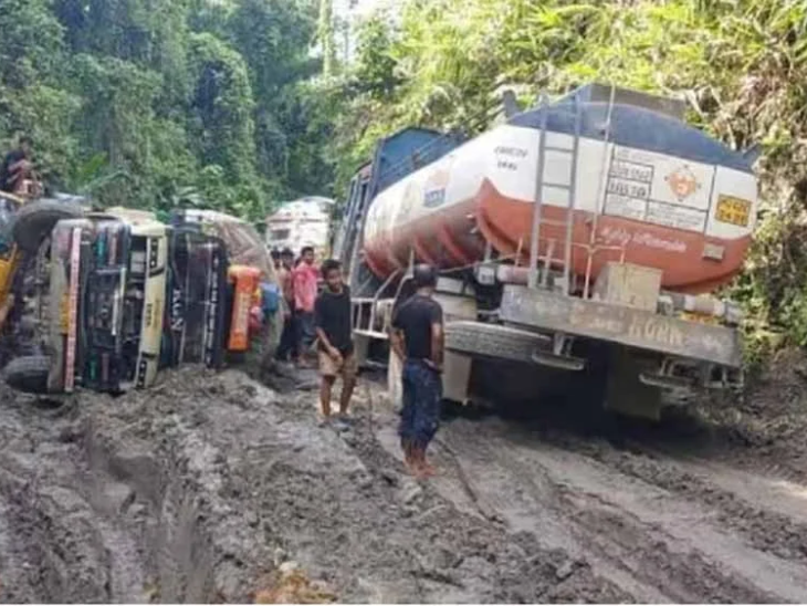 मिजोरम में फ्यूल संकट-हाईवे खराब इसलिए ऑयल टैंकर्स हड़ताल पर:  70% पंप सूखे; रोजमर्रा के सामान की सप्लाई भी रुकी, नतीजा जरूरी सामान महंगा