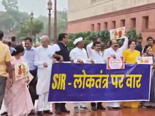 संसद मानसून सत्र का 10वां दिन:  बिहार वोटर वेरिफिकेशन मामले पर हंगामे के आसार; कल अमेरिका के टैरिफ को लेकर हंगामा हुआ था