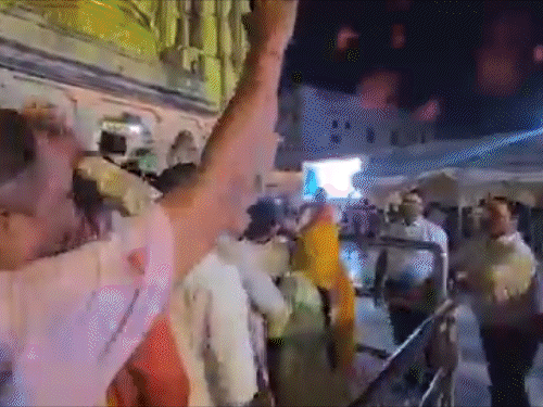 सावन का आज पहला दिन, कांवड़ यात्रा शुरू:  महाकाल का पंचामृत अभिषेक; काशी विश्वनाथ का विशेष श्रृंगार, भक्तों पर पुष्पवर्षा PHOTOS