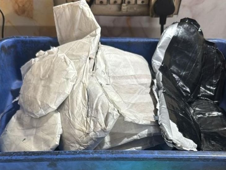 सूरत एयरपोर्ट पर पकड़ाया 28 किलो सोना:  शरीर के अलग-अलग हिस्सों में सोने का पेस्ट छिपा रखा था, हावभाव से हुआ एजेंसी को शक