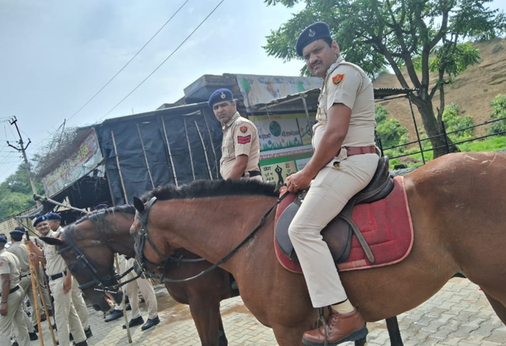 हरियाणा के नूंह में 24 घंटे के लिए इंटरनेट बंद:  ब्रजमंडल यात्रा को लेकर आदेश; दिन में डीजल से भरे 87 कैन पकड़े; 2 साल पहले हिंसा हुई थी – Haryana News