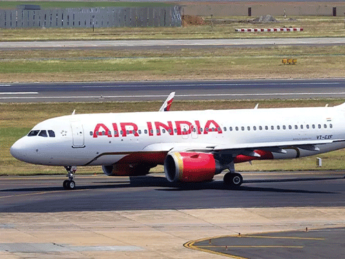 दिल्ली से इंदौर आ रही फ्लाइट के इंजन में आग:  अलर्ट मिलने पर एअर इंडिया के विमान की इमरजेंसी लैंडिंग, सभी पैसेंजर सुरक्षित – Indore News