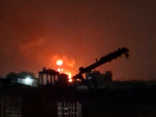 LPG गैस सिलेंडर से भरे ट्रक में लगी आग:  जयपुर-अजमेर हाईवे पर ट्रेलर ने मारी टक्कर, लगातार हो रहे धमाके, 7 गाड़ियां आई चपेट में – Jaipur News