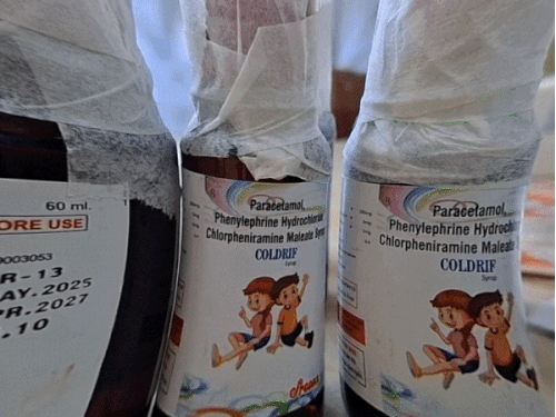 कफ सिरप से 23 बच्चों की मौत-CBI जांच की मांग:  5 राज्यों में कोल्ड्रिफ सिरप बैन, तमिलनाडु सरकार का दवा कंपनी को नोटिस