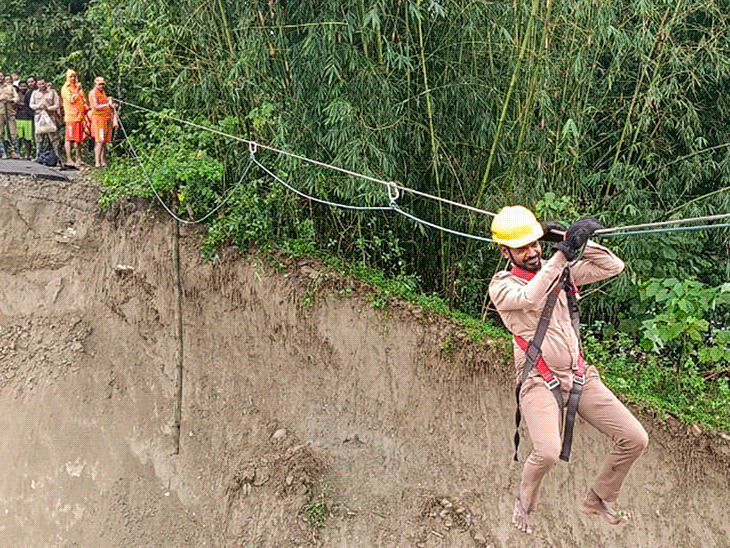 दार्जिलिंग में लैंडस्लाइड- 23 की मौत, 2 हजार टूरिस्ट फंसे:  CM ममता बनर्जी आज प्रभावित इलाकों का दौरा करेंगी; हिमाचल में सीजन की पहली बर्फबारी