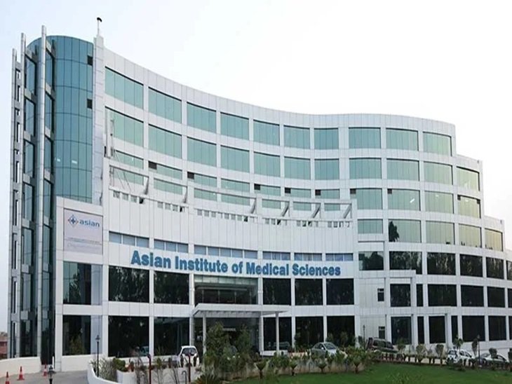 भाजपा नेता कमर दर्द के इलाज से सुर्खियों में:  अस्पताल बोला- इलाज कराया, बिल दिए बिना कपड़े बदल गायब हुए; भड़ाना बोले- जानवरों जैसे टेस्ट किए – Faridabad News