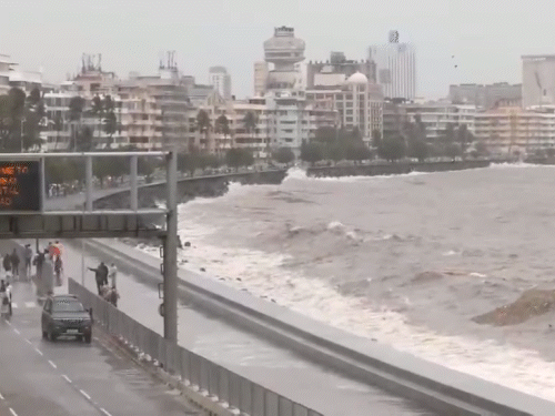 मानसून के बाद अरब सागर में पहला चक्रवात शक्ति:  आज गुजरात और महाराष्ट्र में तेज बारिश अलर्ट, 100kmph की रफ्तार से हवा चलेगी