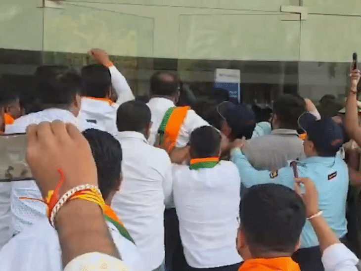 नासिक की IT-कंपनी में लड़कियों के यौन शोषण-धर्मांतरण का मामला:  6 मुस्लिम टीम लीडर, HR मैनेजर अरेस्ट; हिंदू संगठन का कंपनी कैंपस में हंगामा