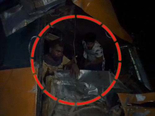 बिहार में सड़क हादसे में 13 की मौत, 32 घायल:  मरने वालों में एक ही परिवार के 5 लोग; बस ने पिकअप को उड़ाया, सड़क पर बिखरीं लाशें – Katihar News