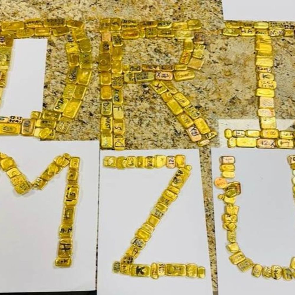 मुंबई एयरपोर्ट पर ₹38 करोड़ का 29.37 किलो सोना जब्त:  24 केन्याई महिलाएं गिरफ्तार, कपड़ों-बैग में छिपाकर ला रही थीं